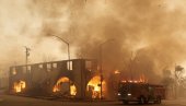 LOS ANĐELES U PLAMENU: Četiri aktivna požara; Evakuisano 70.000 ljudi, dvoje poginulo, 400000 kuća bez struje  (FOTO/VIDEO