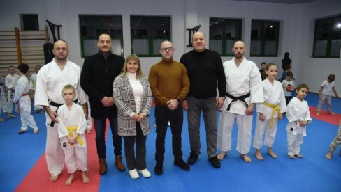 TRENINZI BESPLATNI I BEZBEDNIJI: Karate klub Cement iz Beočina dobio renovirane prostorije i novu opremu