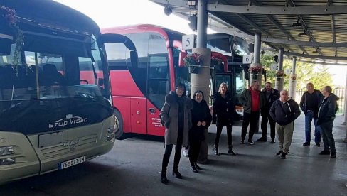 NE MOGU NI DO BEOGRADA, NI OKOLNIH SELA: U Vršcu autobuski prevoznik ukinuo sve linije, putnici ostali bez javnog transporta