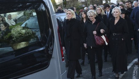 SAHRANJEN LE PEN: Osnovač Nacionalnog fronta počiva u porodičnoj grobnici u Bretanji (FOTO)