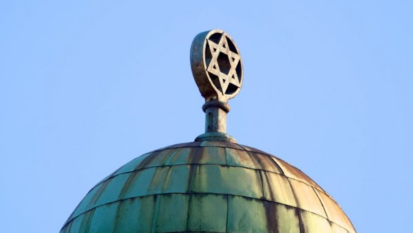 МРТВИ НА  ЈЕВРЕЈСКИ ПРАЗНИК ЈОМ КИПУР: У нападу на синагогу у британском граду Манчестеру погинуло двоје, нападача убила полиција