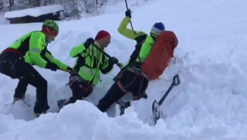 PLANINARI IZAZVALI STRAVIČNU LAVINU U ITALIJI: Zatrpana grupa pronađena mimo staze za skijanje? Poznat broj stradalih (VIDEO)