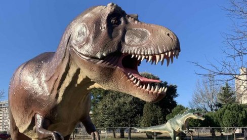 SEOBA DINOSAURUSA U PODGORICU: Izložba Prirodnjačkog centra iz Svilajnca u Crnoj Gori (FOTO)