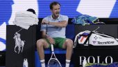 UZELI MU SVE! Danil Medvedev ne može da veruje kako je kažnjen zbog niza incidenata na Australijan openu 2025