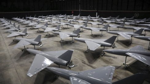 ONI SU UKRAJINSKA NAFTA Zelenski tvrdi: Amerika kontaktiral Kijev zbog presretača dronova