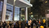 СТРАНИ ИНТЕЛЕКТУАЛЦИ УПОЗОРАВАЈУ: Србија поново постаје полигон за туђе игре – само народ може спречити поновну катастрофу