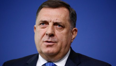 DODIK STIGAO U SUD BIH: Dočekan pesmom i aplauzom, veliki broj građana pružio podršku predsedniku RS (VIDEO)