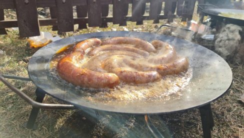 PROBAJ BELOBLATSKU KOBASICU: LJubitelje domaće hrane ovog vikenda očekuje gastronomski užitak