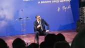 VUČIĆ U RASINSKOM OKRUGU: Vučić razgovarao sa građanima Varvarina, obišao pogone za proizvodnju nameštaja „Nameštaj Lika“  (VIDEO)