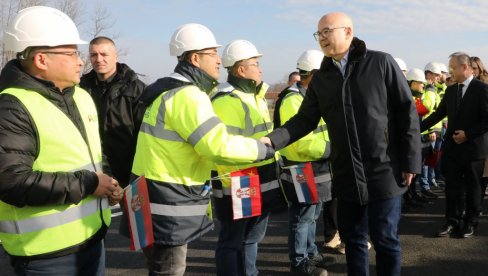 VUČEVIĆ NA OTVARANJU BRZE SAOBRAĆAJNICE IVERAC-LAJKOVAC: Projekat od životnog značaja za opstanak Valjeva (VIDEO)