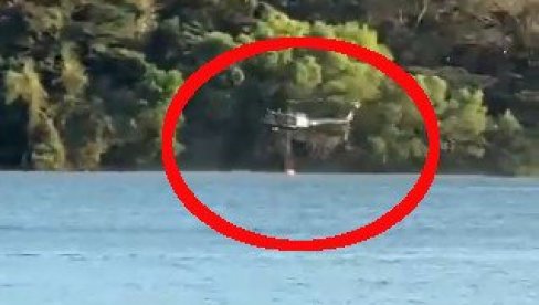 POGLEDAJTE STRAVIČAN PAD HELIKOPTERA: Učestvovao u gašenju požara na vulkanu, dva člana posade u bolnici (VIDEO)