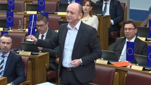 S*KS AFERE U SPAJIĆEVOJ VLADI POSTALE OPŠTA STVAR Knežević o novim snimcima: Mene tamo nema, niti sam im držao sveću