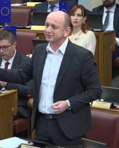 С*КС АФЕРЕ У СПАЈИЋЕВОЈ ВЛАДИ ПОСТАЛЕ ОПШТА СТВАР Кнежевић о новим снимцима: Мене тамо нема, нити сам им држао свећу