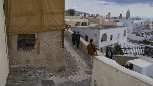 PROGLAŠENO VANREDNO STANJE NA SANTORINIJU:  Grčka uvodi drastične mere zbog serije zemljotresa, ostrvu prete tri velike opasnosti