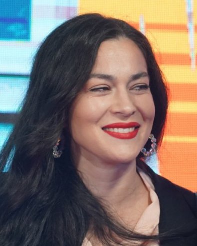 СЛАВЉЕ У ДОМУ МАРИЈЕ ПЕТРОНИЈЕВИЋ: Глумица пуца од среће - честитке пљуште