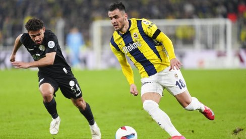 TRESE SE NA BOSFORU: Kostić se ipak vraća u Seriju A?