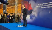 VUČIĆ U BANATU: Predsednik  se obraća građanima u Kikindi - Znam da vam je teško kada gledate da neko blokira Srbiju