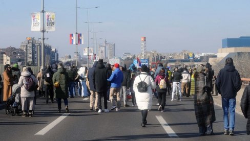 САЗНАЈЕМО! Мостови и цео град под опсадом - Нови паклени план блокадера терориста, хоће крв и мртве на улицама!