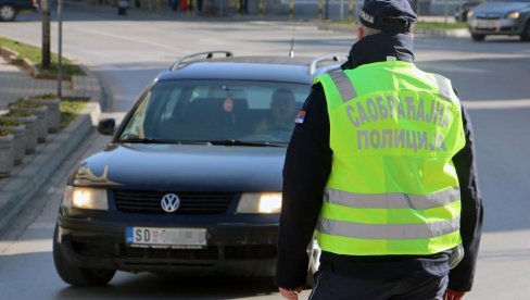 ТРИ ОСОБЕ ЛАКШЕ ПОВРЕЂЕНЕ: У Новом саду за дан догодиле су се четири саобраћајне несреће