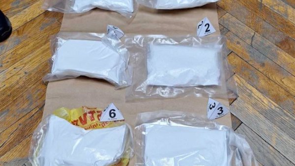 ОПТУЖЕНИ ЗА ПРОДАЈУ НАРКОТИКА: Одузето им 5 килограма дроге и 2.000 евра