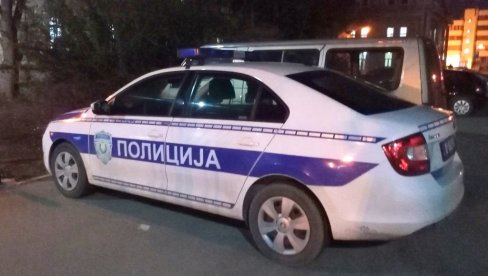 U SUDARU POVREĐENA DEVOJKA: Automobil se prevrnuo u Mirijevu