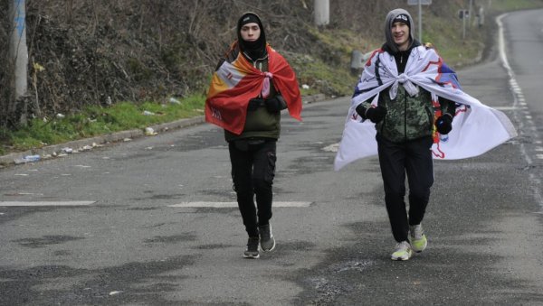 ЗА МАЛУ МИУ ОД ЖИЧЕ ДО ОСТРОГА: Хуманитарно ходоћашће Краљевчана Андрије Богићевића и Страхиње Бошковића