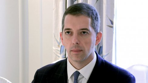 ОЧЕКУЈЕМ ДА НАДЛЕЖНИ У ХРВАТСКОЈ ПРЕДУЗМУ МЕРЕ Ђурић реаговао поводом напада педесетак Хрвата на КУД из Новог Сата у Сплиту (ВИДЕО)