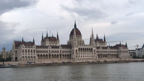 ПОРУКА ИЗ БУДИМПЕШТЕ: Договор Москве и Вашингтона – кључ за решавање украјинског питања