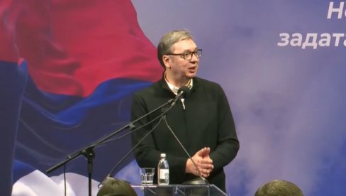 PREDSEDNIK VUČIĆ NASTAVLJA POSETU BRANIČEVSKOM OKRUGU: Šef države u poseti manastiru Zaova