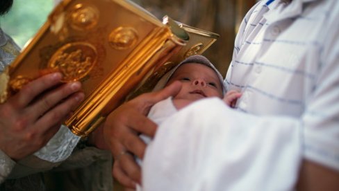 NEHRIŠĆANSKA IMENA KOJA CRKVA NE PRIHVATA:  Evo šta se dešava ako hoćete da krstite dete koje nosi takvo ime