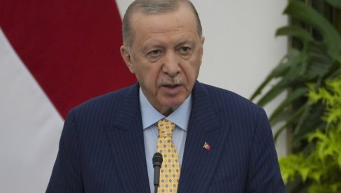 ERDOGAN SA MAKRONOM: Potrebni su pregovori o Ukrajini, ne ćemo prihvatiti plan o iseljenjeu Palestinaca