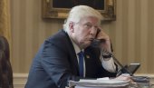 ТРАМП У СОБИ ЗА КРИЗНЕ СИТУАЦИЈЕ: Ево ко је поред њега