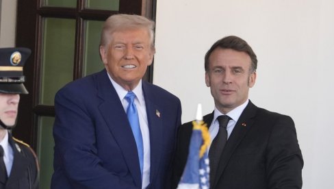 ДОНАЛДЕ, ПРЕКЛИЊЕМ ТЕ Трамп имитирао Макрона, открио шокантне детаље из приватног разговора (ВИДЕО)