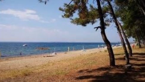 ŠTO NE BISTE IZNAJMILI KUĆU U GRČKOJ NA GODINU DANA? Izdaje se nekretnina na 100 metara od plaže, a cena je manja od one koju biste očekiva