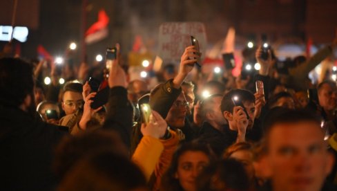 DRŽAVNI UDAR U SRBIJI: Studenti i opozicija preuzeli RTS