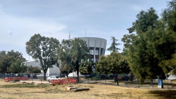 ДЕО ПЕТРОВАРАДИНА ВЕЧЕРАС БЕЗ ВОДЕ: Због радова на цевоводу, током ноћи снабдевање из цистерни