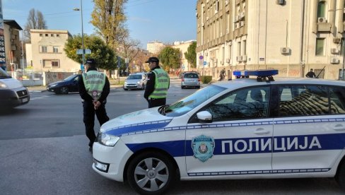 ДВЕ ОСОБЕ ТЕШКО,  А ПЕТ ЛАКШЕ ПОВРЕЂЕНО: У Јужнобачком округу за дан догодило се десет саобраћајних несрећа