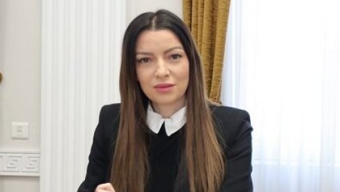 МЕСАРОВИЋ У ЗАЈЕЧАРУ: Министарка уручила прва решења о додели бесповратних средстава породичним компанијама