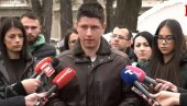 НАПАДНУТ СТУДЕНТ МИЛОШ ПАВЛОВИЋ: Мушкарац улетео у Пионирски парк, ударио га и испрскао га бибер спрејeм НАПАДНУТ СТУДЕНТ МИЛОШ ПАВЛОВИЋ: Мушкарац улетео у Пионирски парк, ударио га и испрскао га бибер спрејeм