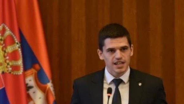 ПОД МЕНТОРСТВОМ ГРУХОЊИЋА СЕ ФОРМИРАЛА ТЕРОРИСТИЧКА ГРУПА НА ФИЛОЗОФСКОМ ФАКУЛТЕТУ Завишић раскринкао блокадерског професора ПОД МЕНТОРСТВОМ ГРУХОЊИЋА СЕ ФОРМИРАЛА ТЕРОРИСТИЧКА ГРУПА НА ФИЛОЗОФСКОМ ФАКУЛТЕТУ Завишић раскринкао блокадерског професора