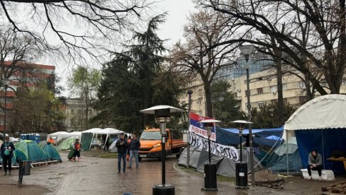 STUDENTI KOJI ŽELE DA UČE I DALJE U PIONIRSKOM PARKU: Ne odustaju od zahteva da se vrate na fakultete