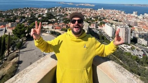 УМРО ВЛАДИМИР БЛАЖЕВ ПАНЧО: Певач ДНК групе се седам месеци борио за живот након пожара у дискотеци у Кочанима УМРО ВЛАДИМИР БЛАЖЕВ ПАНЧО: Певач ДНК групе се седам месеци борио за живот након пожара у дискотеци у Кочанима