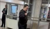 KAD SKLONIMO PATRIJARHA Jezive pretnje opozicije u Obrenovcu (VIDEO) KAD SKLONIMO PATRIJARHA Jezive pretnje opozicije u Obrenovcu (VIDEO)