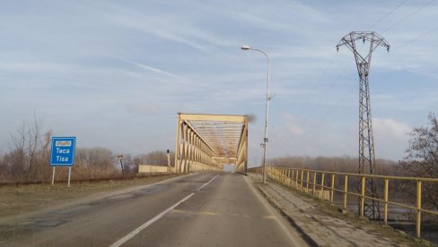 НОВИ РОК ЗА ОТВАРАЊЕ МОСТА: Ћуприја на Тиси затворена до 20. маја