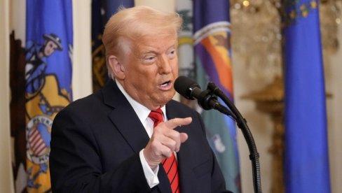 ПОБЕДА ЈЕ ПОСТИГНУТА САМО ЗАХВАЉУЈУЋИ НАМА Трамп: Победили смо у два светска рата, али никада нисмо преузели заслуге за то