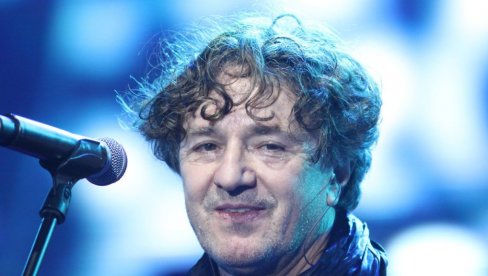 ФОТКА СА ВЕНЧАЊА: Џенана и Брега блистали