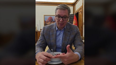 U NARU JE SPAS! Vučić objavio šaljiv video na mrežama - Pošto izgledam kao da me poplava izbacila... (VIDEO)