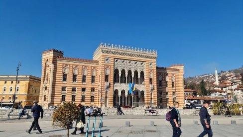 САРАЈЕВУ СМЕТА И ХИМНА БОЖЕ ПРАВДЕ: У Федерацији траже смену начелника Оружаних снага БиХ генерала Кнежевића САРАЈЕВУ СМЕТА И ХИМНА БОЖЕ ПРАВДЕ: У Федерацији траже смену начелника Оружаних снага БиХ генерала Кнежевића