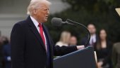 ЦИЉ ТАРИФА НИЈЕ ПРОИЗВОДЊА ПАТИКА И МАЈИЦА Трамп: Ми желимо да производимо војну опрему ЦИЉ ТАРИФА НИЈЕ ПРОИЗВОДЊА ПАТИКА И МАЈИЦА Трамп: Ми желимо да производимо војну опрему