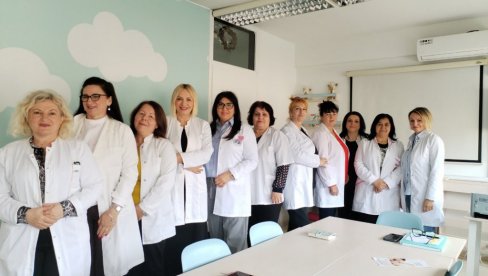 DOBRE VILE NAJMLAĐIH VRANJANACA: Ukupno 17 patronažnih sestara doma zdravlja u gradu pod Pržarom tvrdi da rade najlepši posao na svetu DOBRE VILE NAJMLAĐIH VRANJANACA: Ukupno 17 patronažnih sestara doma zdravlja u gradu pod Pržarom tvrdi da rade najlepši posao na svetu